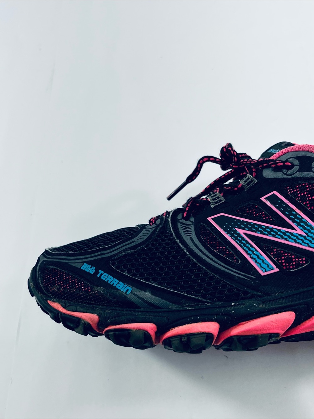 New Balance #WT810BP3 Women's Size:10 Black Pink All Terrain Running Shoes - Picture 11 of 15